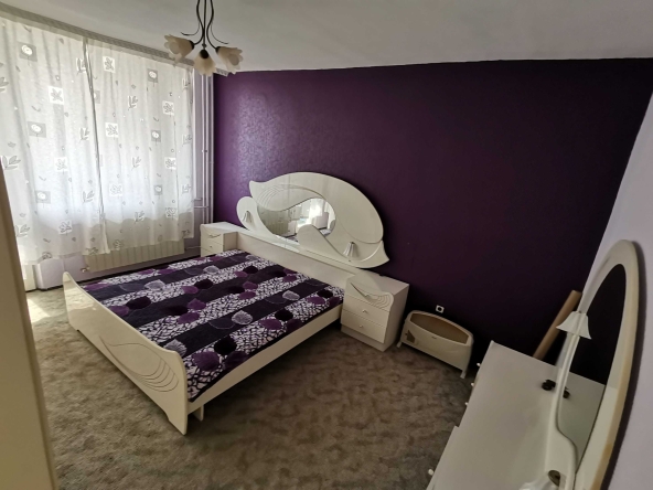 Дава се под наем Тристаен апартамент в Бургас, Славейков - 67 кв.м за 200 € - Снимка #1