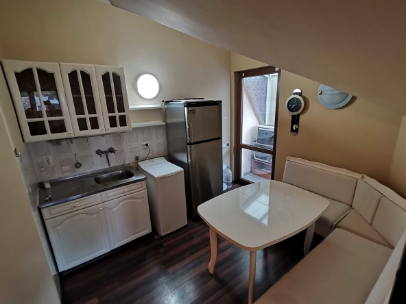 Дава се под наем Двустаен апартамент в Бургас, Лазур - 75 кв.м за 200 € - Снимка #1