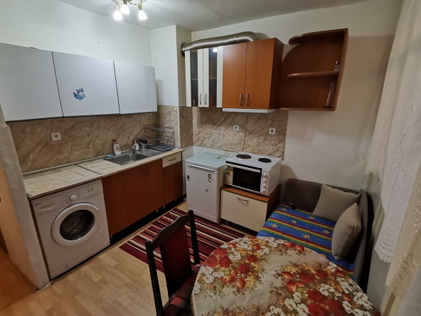 Дава се под наем Едностаен апартамент в Бургас, Зорница - 37 кв.м за 175 € - Снимка #1
