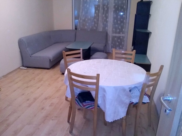 Дава се под наем Тристаен апартамент в Варна, Лятно кино Тракия - 90 кв.м за 484.5 € - Снимка #1