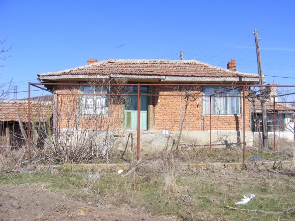 Къща в с. Вълчин, Област Бургас - 190 кв.м за 70 €/кв.м - Снимка #1