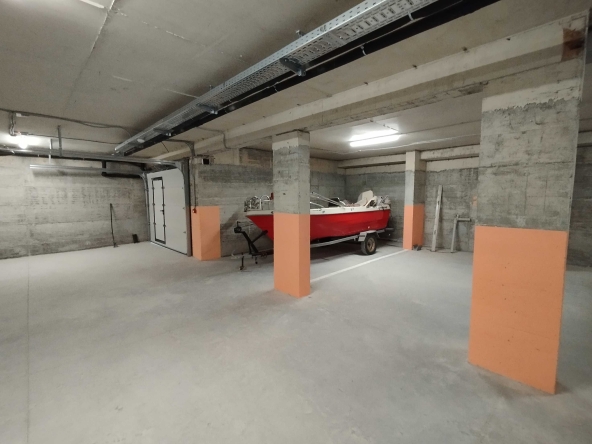 Дава се под наем Гараж / Паркомясто в Варна, Владислав Варненчик - 16 кв.м за 51 € - Снимка #1