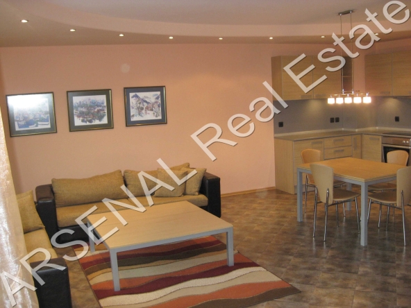 Дава се под наем Тристаен апартамент в София, Гео Милев - 130 кв.м за 900 € - Снимка #1