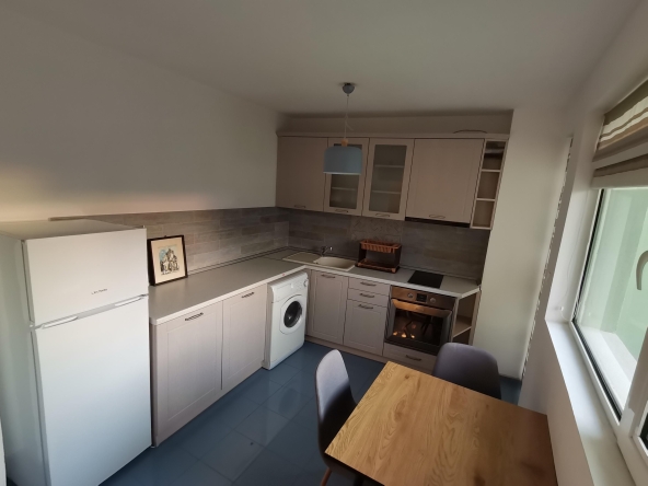 Дава се под наем Двустаен апартамент в Бургас, Възраждане - 70 кв.м за 382.5 € - Снимка #1