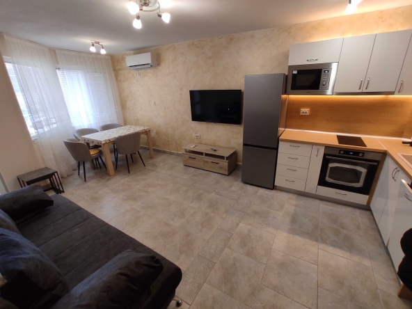 Дава се под наем Двустаен апартамент в Пловдив, Въстанически - 78 кв.м за 484.5 € - Снимка #1