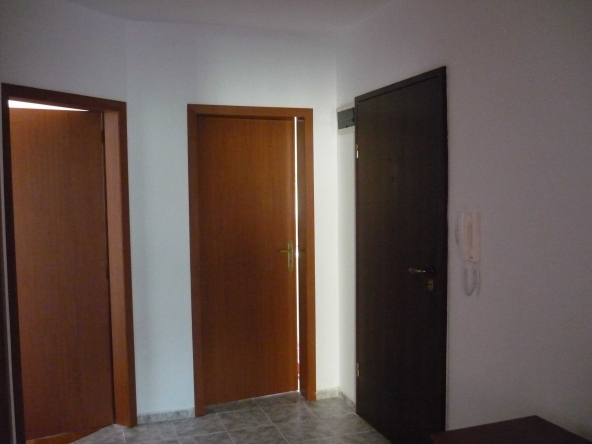 Дава се под наем Двустаен апартамент в София, Лозенец - 70 кв.м за 663 € - Снимка #1