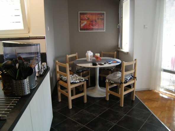 Дава се под наем Двустаен апартамент в София, Център - 50 кв.м за 500 € - Снимка #1