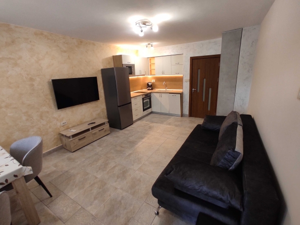 Дава се под наем Двустаен апартамент в Пловдив, Въстанически - 78 кв.м за 484.5 € - Снимка #1