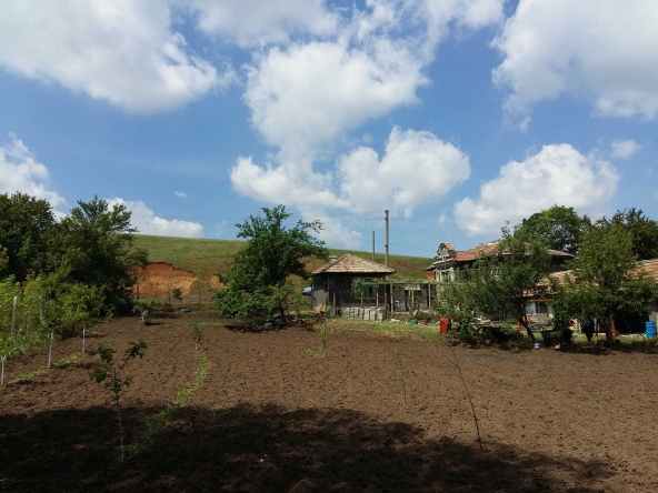 Къща в с. Брестак, Област Варна - 100 кв.м за 330 €/кв.м - Снимка #1