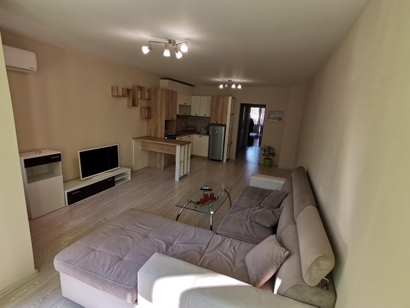 Дава се под наем Двустаен апартамент в Бургас, Братя Миладинови - 65 кв.м за 433.5 € - Снимка #1