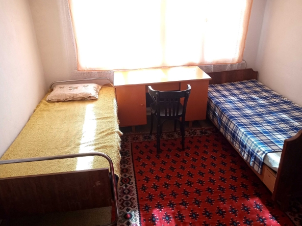 Дава се под наем  в Велико Търново, Варуша - 17 кв.м за 91.8 € - Снимка #1