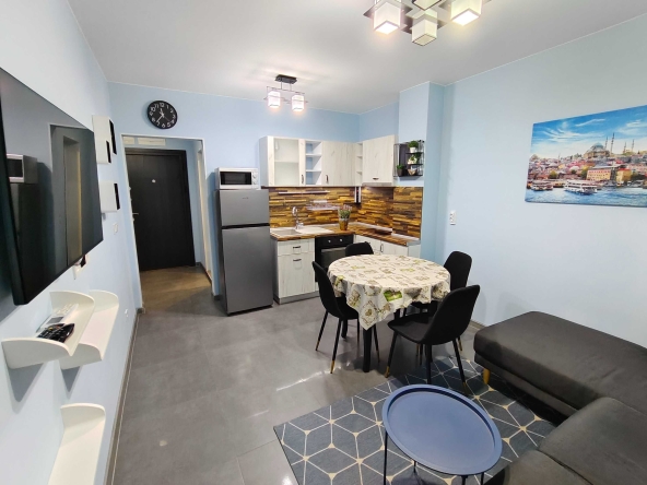 Дава се под наем Двустаен апартамент в Варна, Изгрев - 44 кв.м за 418.71 € - Снимка #1