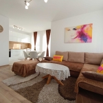 Дава се под наем Двустаен апартамент в Асеновград - 72 кв.м за 497.25 € - Снимка #1