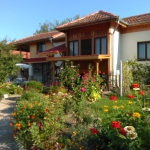 Къща в с. Дойренци, Област Ловеч - 200 кв.м за 222 €/кв.м - Снимка #1