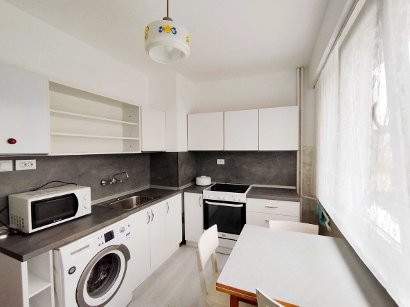 Дава се под наем Двустаен апартамент в Перник, Изток - 68 кв.м за 305.49 € - Снимка #1