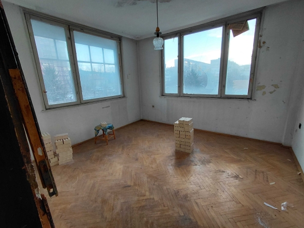 Тристаен апартамент в Габрово, Младост - 85 кв.м за 445 €/кв.м - Снимка #1