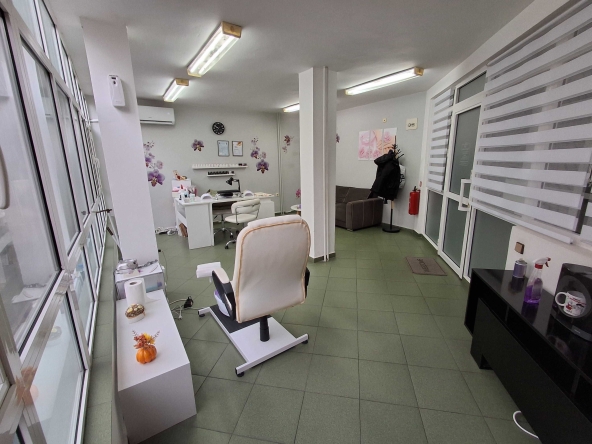 Дава се под наем  в Плевен, Идеален център -  кв.м за 99.45 € - Снимка #1