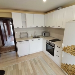 Дава се под наем Тристаен апартамент в Бургас, Братя Миладинови - 74 кв.м за 561 € - Снимка #1