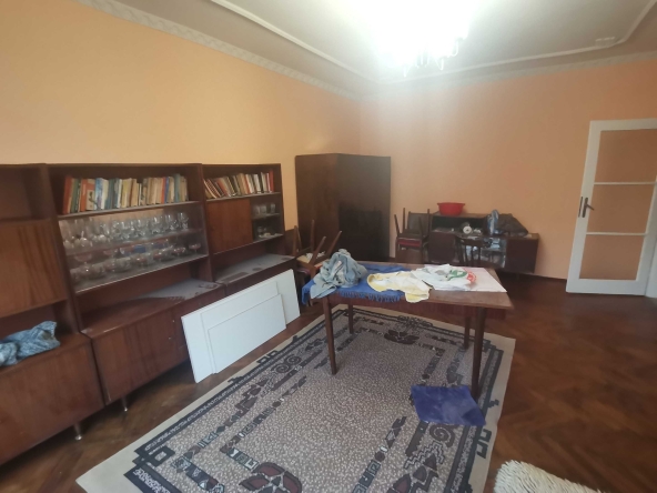Дава се под наем Двустаен апартамент в Бургас, Лазур - 56 кв.м за 306 € - Снимка #1