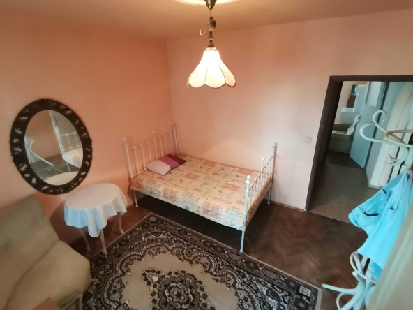 Дава се под наем Тристаен апартамент в Бургас, Славейков - 90 кв.м за 204 € - Снимка #1