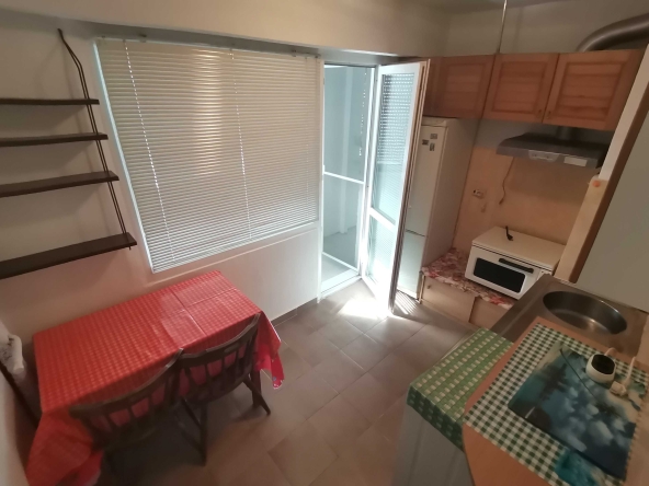 Дава се под наем Двустаен апартамент в Бургас, Славейков - 50 кв.м за 168.3 € - Снимка #1