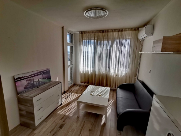 Дава се под наем Двустаен апартамент в Бургас, Славейков - 45 кв.м за 255 € - Снимка #1