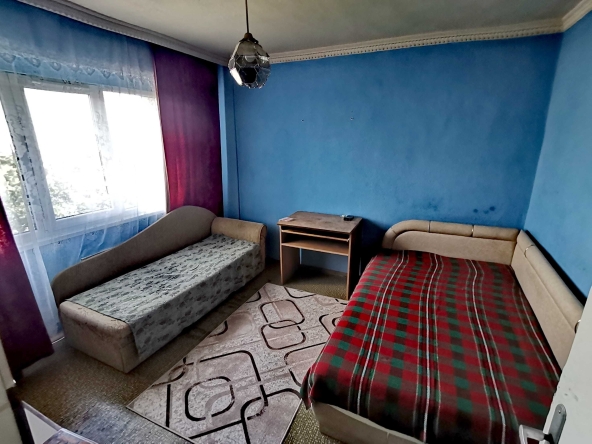 Дава се под наем Двустаен апартамент в Бургас, Славейков - 62 кв.м за 204 € - Снимка #1