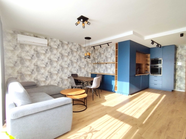 Дава се под наем Двустаен апартамент в Перник, Изток - 72 кв.м за 407.49 € - Снимка #1