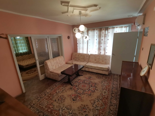 Дава се под наем Четиристаен апартамент в Бургас, Център - 100 кв.м за 357 € - Снимка #1