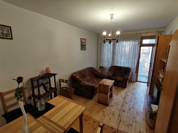 Дава се под наем Тристаен апартамент в Бургас, Лазур - 91 кв.м за 561 € - Снимка #1