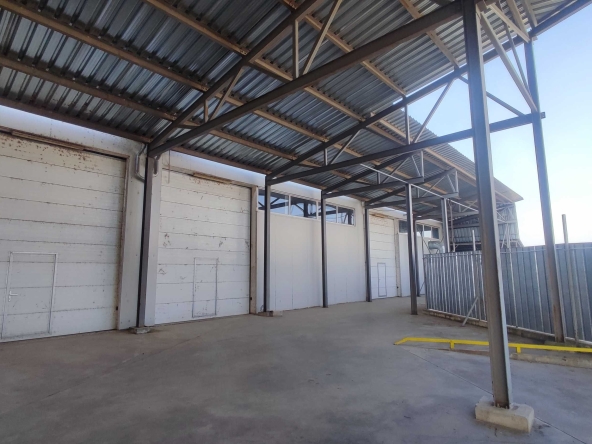 Дава се под наем Промишлена сграда в Брегово - 1760 кв.м за 4039.2 € - Снимка #1