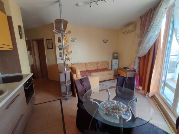 Тристаен апартамент в Балчик - 96 кв.м за 698 €/кв.м - Снимка #1