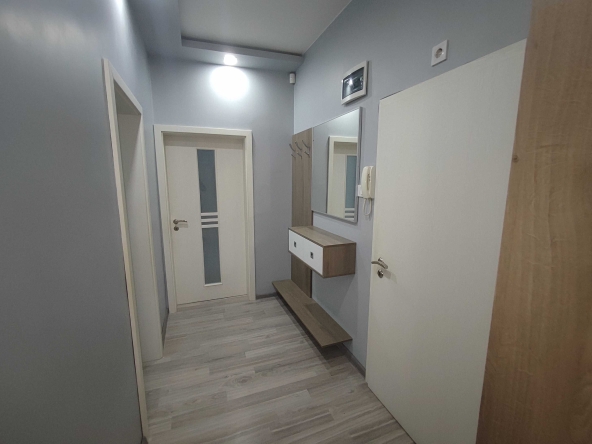 Дава се под наем Двустаен апартамент в София, Гоце Делчев - 60 кв.м за 612 € - Снимка #1