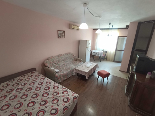 Дава се под наем Двустаен апартамент в Бургас, Възраждане - 52 кв.м за 200 € - Снимка #1