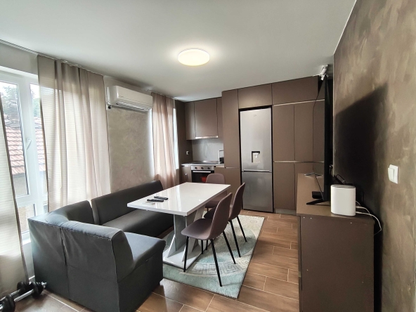 Двустаен апартамент в Търговище, Център - 50 кв.м за 2295 €/кв.м - Снимка #1