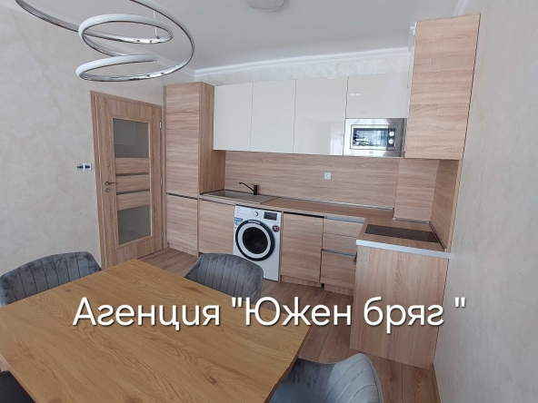 Дава се под наем Тристаен апартамент в Шумен, Пазара - 89 кв.м за 553.35 € - Снимка #1