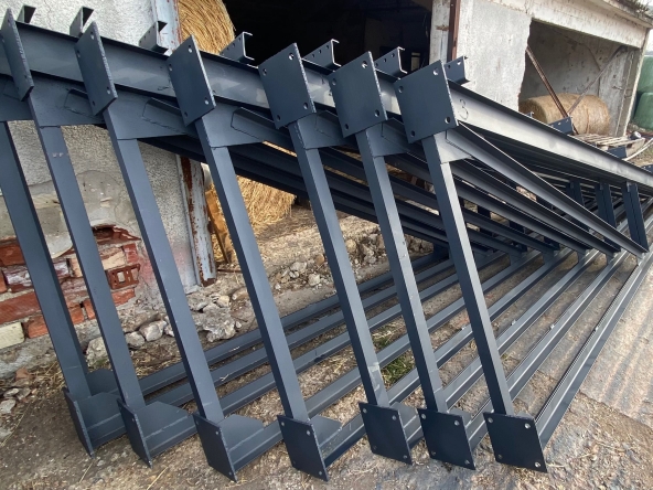 Промишлена сграда в Плевен, Индустриална зона - 216 кв.м за 40 €/кв.м - Снимка #1