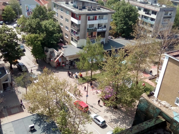 Дава се под наем Едностаен апартамент в Враца, Център - 36 кв.м за 239.7 € - Снимка #1