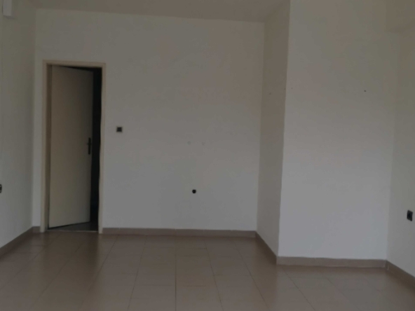 Дава се под наем Магазин в Пазарджик, Руски - 25 кв.м за 199.41 € - Снимка #1