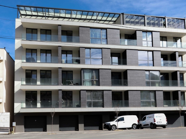 Дава се под наем Тристаен апартамент в Враца, Промишлена зона - Изток - 120 кв.м за 509.49 € - Снимка #1