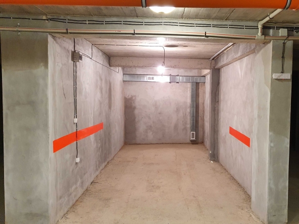 Дава се под наем Гараж / Паркомясто в Пловдив, Каменица 1 - 21 кв.м за 96.9 € - Снимка #1