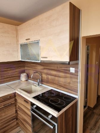 Дава се под наем Четиристаен апартамент в Варна, Аспарухово - 105 кв.м за 765 € - Снимка #1