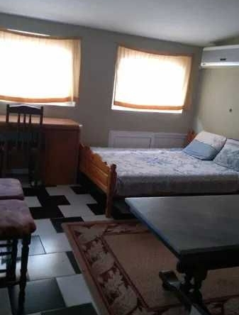 Дава се под наем Едностаен апартамент в Бургас, Център - 30 кв.м за 100 € - Снимка #1