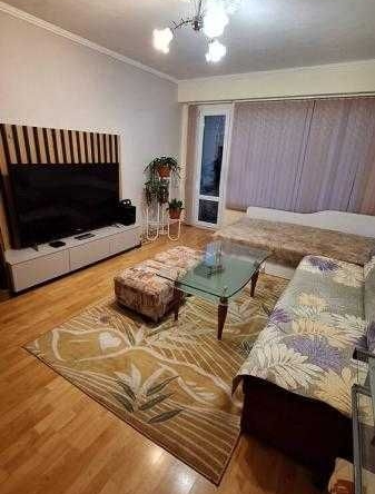 Дава се под наем Тристаен апартамент в Бургас, Изгрев - 60 кв.м за 408 € - Снимка #1