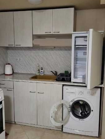 Дава се под наем Едностаен апартамент в Пловдив, Център - 26 кв.м за 220 € - Снимка #1