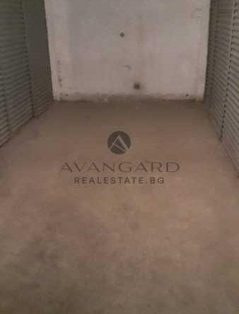 Гараж / Паркомясто в Пловдив, Център - 17 кв.м за 1059 €/кв.м - Снимка #1