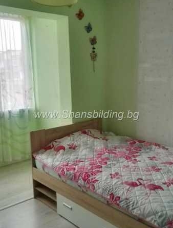 Дава се под наем Тристаен апартамент в Пловдив, Изгрев - 80 кв.м за 331.5 € - Снимка #1