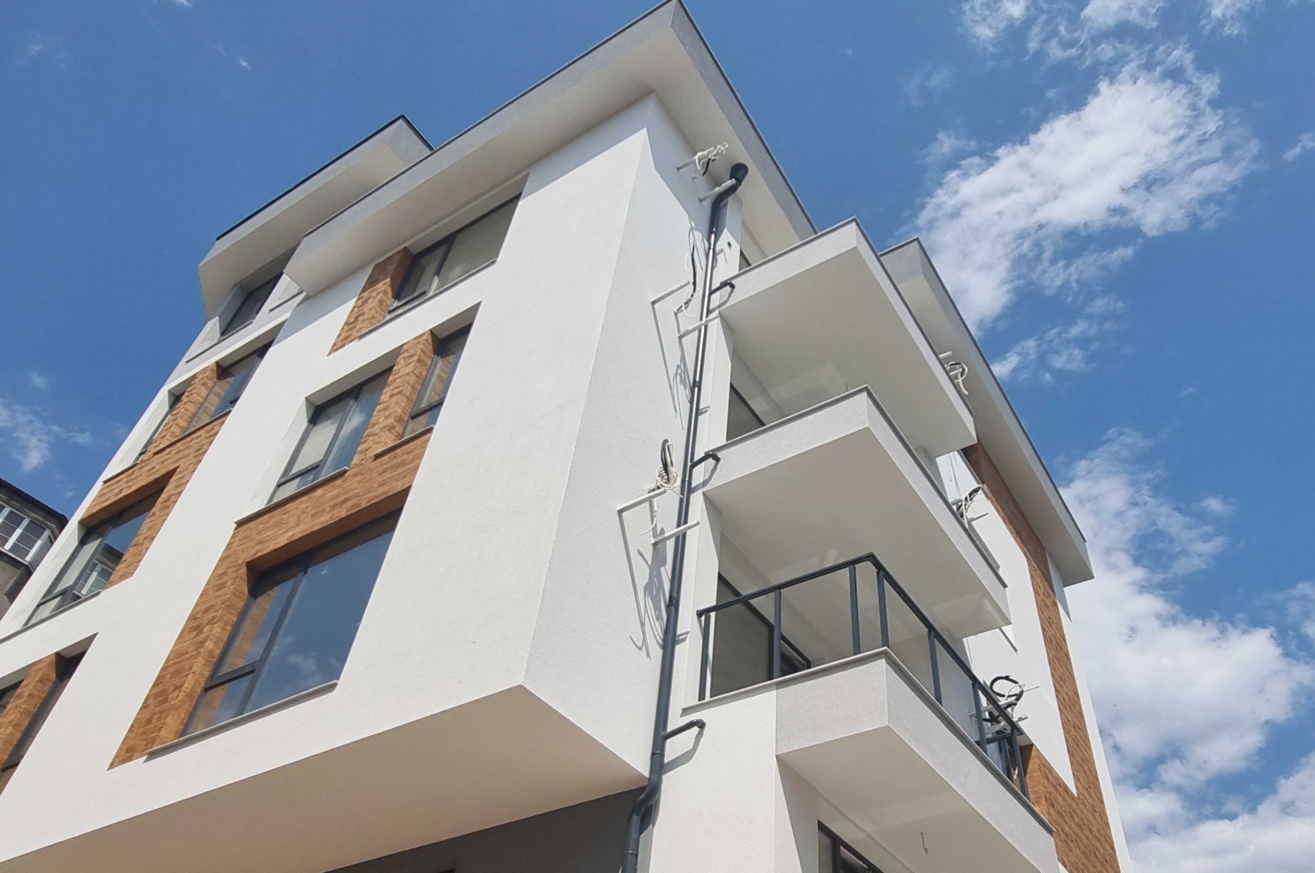 Тристаен апартамент в Благоевград, Освобождение - 95 кв.м за 850 €/кв.м - Снимка #1