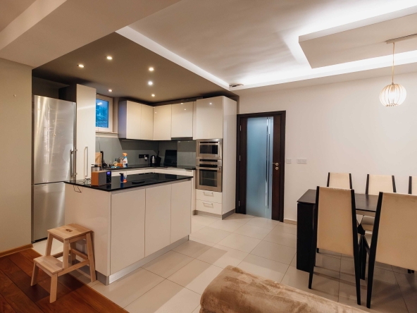 Дава се под наем Тристаен апартамент в София, Павлово - 150 кв.м за 1071 € - Снимка #1