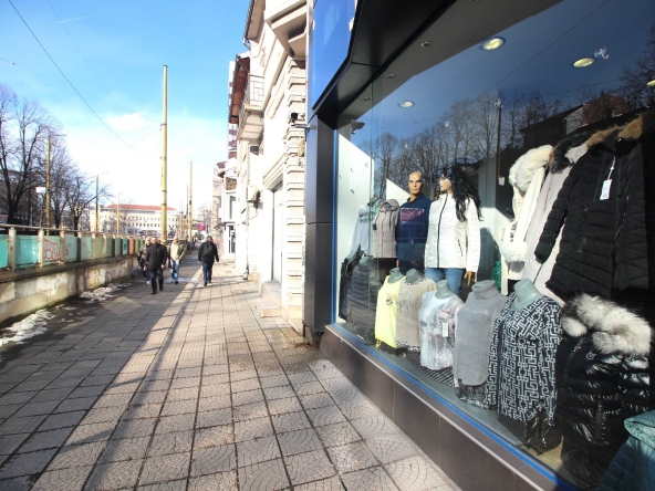 Дава се под наем Магазин в Габрово, Център - 20 кв.м за 102 € - Снимка #1